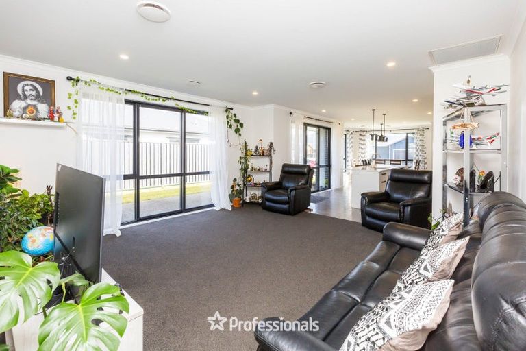 Photo of property in 33 Cynisca Crescent, Wallaceville, Upper Hutt, 5018