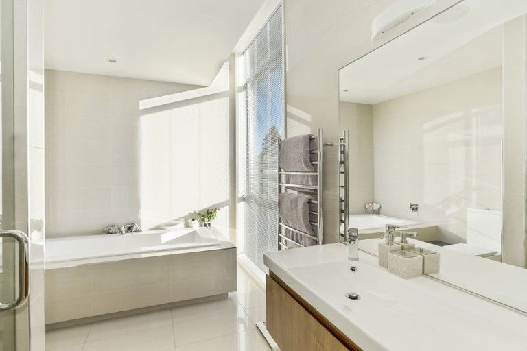 Photo of property in 8 Royds Street, Fendalton, Christchurch, 8014