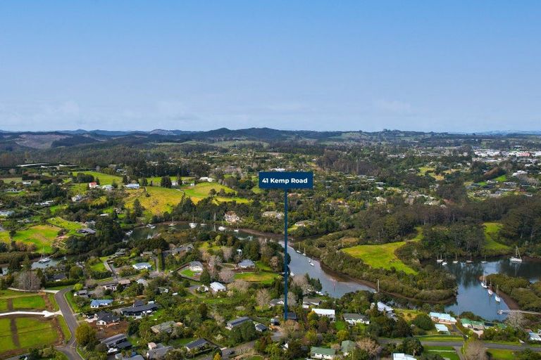 Photo of property in 41 Kemp Road, Kerikeri, 0230
