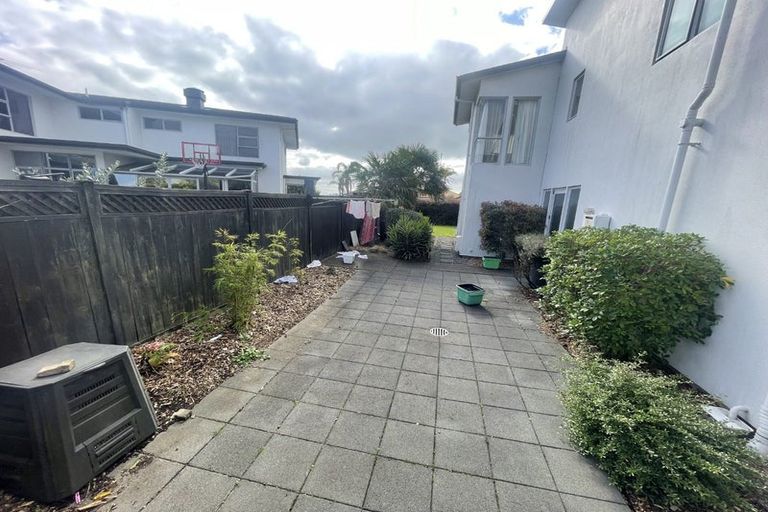Photo of property in 9 Armstrong Farm Drive, East Tamaki Heights, Auckland, 2016