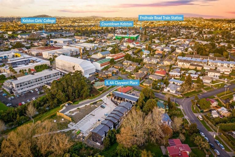 Photo of property in 3 Meg Lane, Glen Eden, 0602