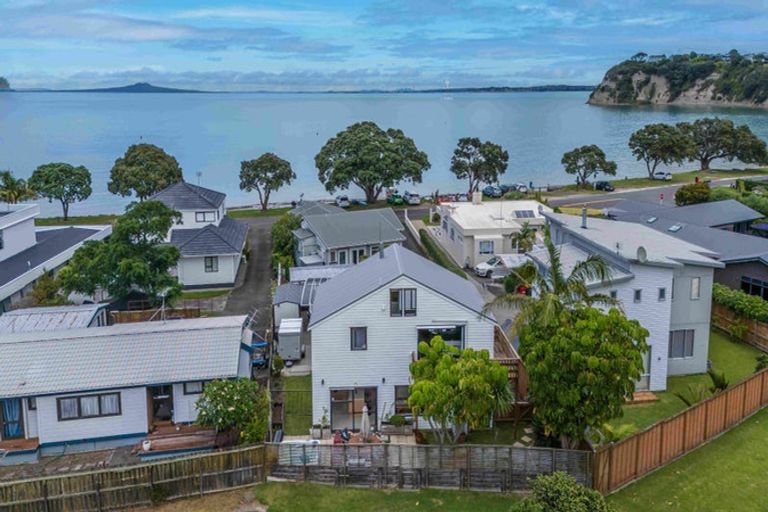Photo of property in 42a Matakatia Parade, Matakatia, Whangaparaoa, 0930