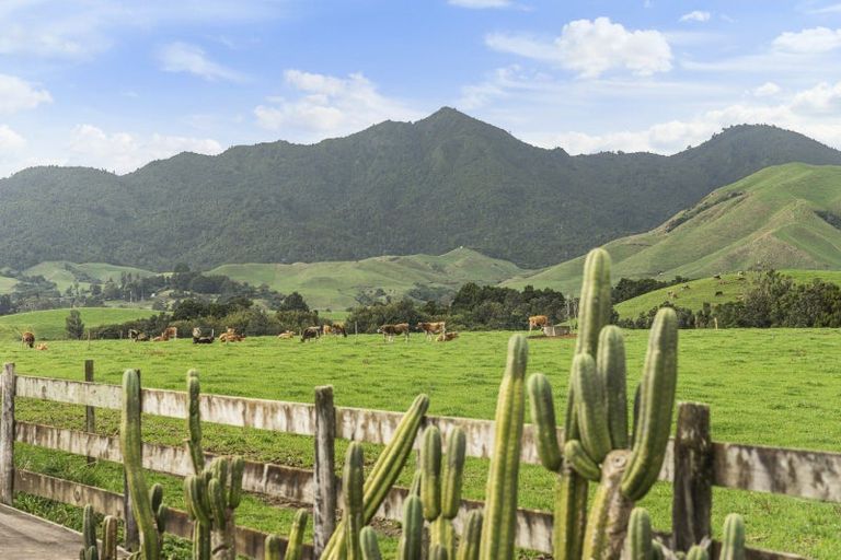 Photo of property in 37 Upper Pitone Road, Pitone, New Plymouth, 4374