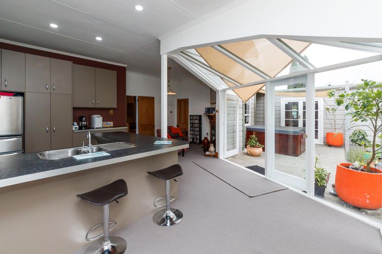 Photo of property in 301 College Street, West End, Palmerston North, 4410