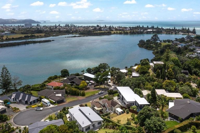 Photo of property in 28 Maori Hut Road, Red Beach, 0932