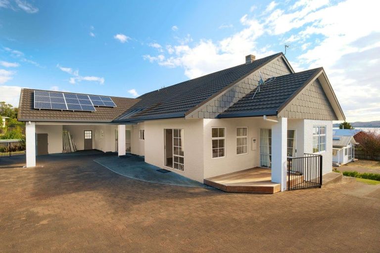 Photo of property in 37 Shepherd Road, Waipahihi, Taupo, 3330