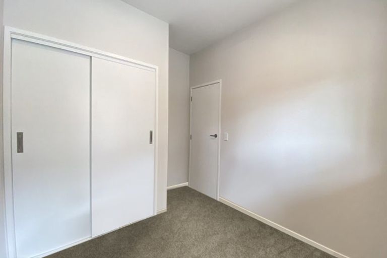 Photo of property in 8 Whakarato Way, Takanini, 2112