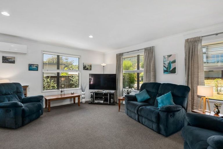 Photo of property in 16 Weka Place, Picton, 7220