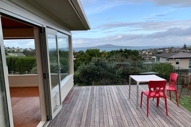 Photo of property in 131 East Coast Road, Castor Bay, Auckland, 0620