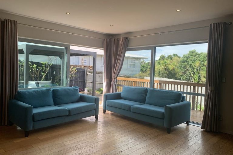 Photo of property in 17 Limmer Place, Browns Bay, Auckland, 0632