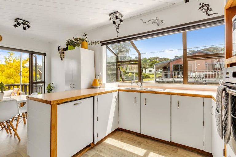 Photo of property in 15a Centennial Drive, Whitianga, 3510