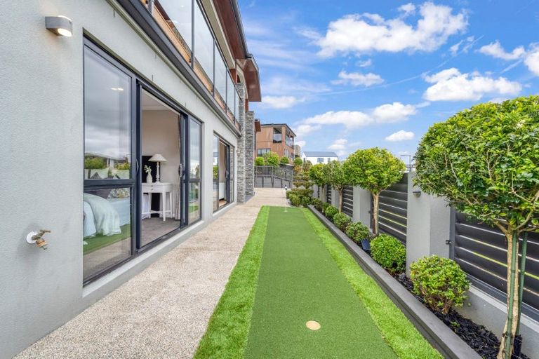 Photo of property in 45 Armstrong Farm Drive, East Tamaki Heights, Auckland, 2016