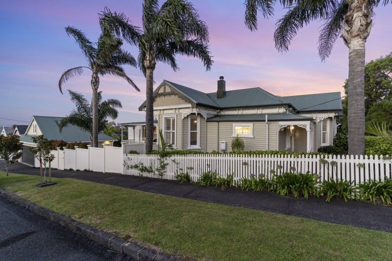 Photo of property in 123 Crummer Road, Grey Lynn, Auckland, 1021
