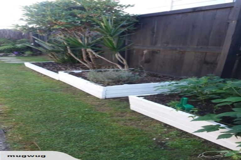 Photo of property in 1/179 Te Atatu Road, Te Atatu South, Auckland, 0610