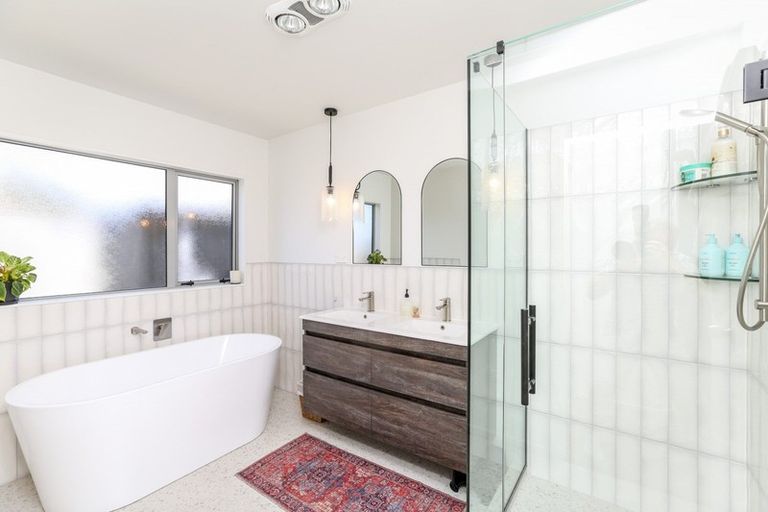 Photo of property in 130a Wairau Road, Oakura, 4314