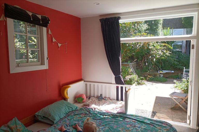 Photo of property in 29 Ticehurst Road, Lyttelton, 8082