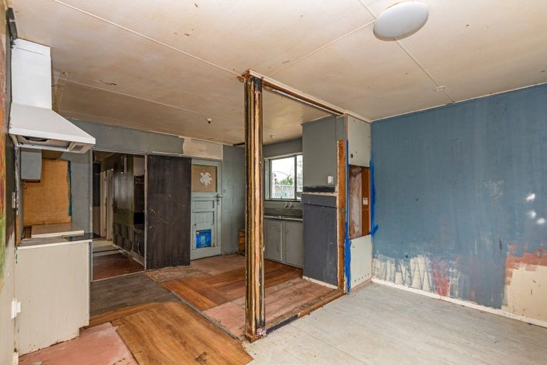 Photo of property in 46 Halswell Crescent, Westbrook, Palmerston North, 4412