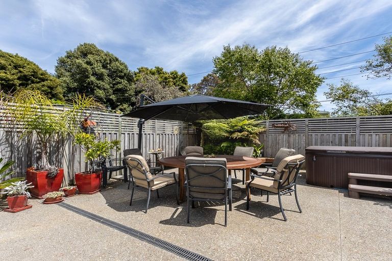Photo of property in 270 Te Moana Road, Waikanae, 5036