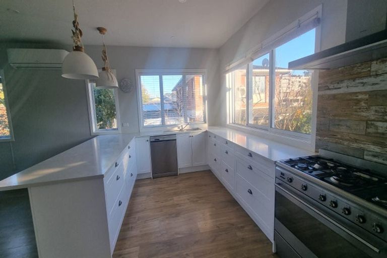 Photo of property in 9 Banks Road, Kawakawa Bay, Papakura, 2585