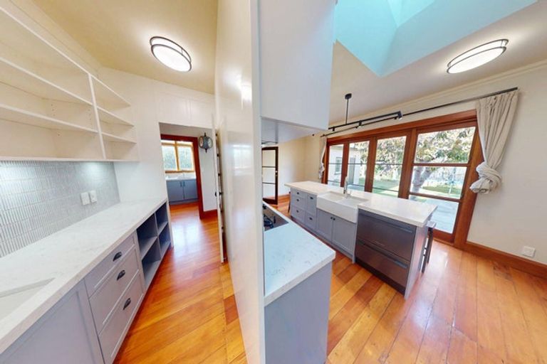 Photo of property in 10 Saint Johns Avenue, Palmerston North, 4414