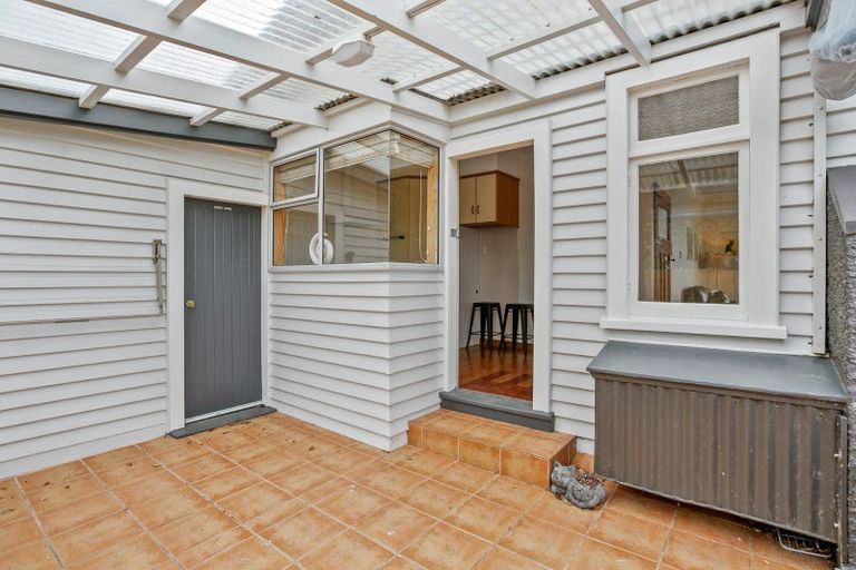 Photo of property in 407 Carrington Street, Upper Vogeltown, New Plymouth, 4310