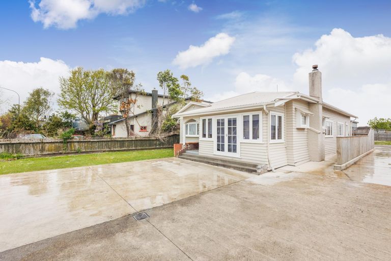 Photo of property in 992b Tremaine Avenue, Roslyn, Palmerston North, 4414