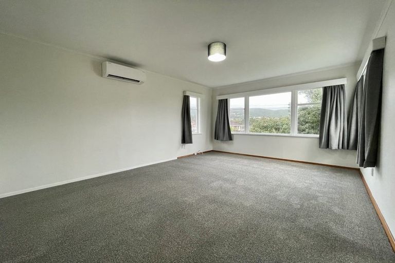 Photo of property in 69 Taylor Terrace, Tawa, Wellington, 5028