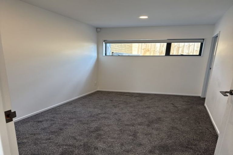 Photo of property in 12b Elcoat Avenue, Te Atatu South, Auckland, 0610