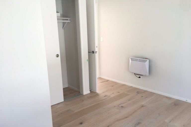 Photo of property in 6a Riviera Place, Hauraki, Auckland, 0622