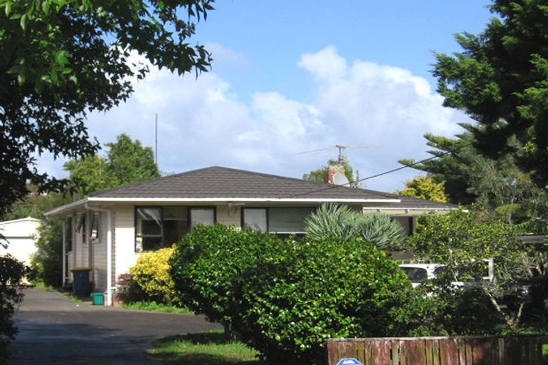 Photo of property in 12 Norval Road, Henderson, Auckland, 0610