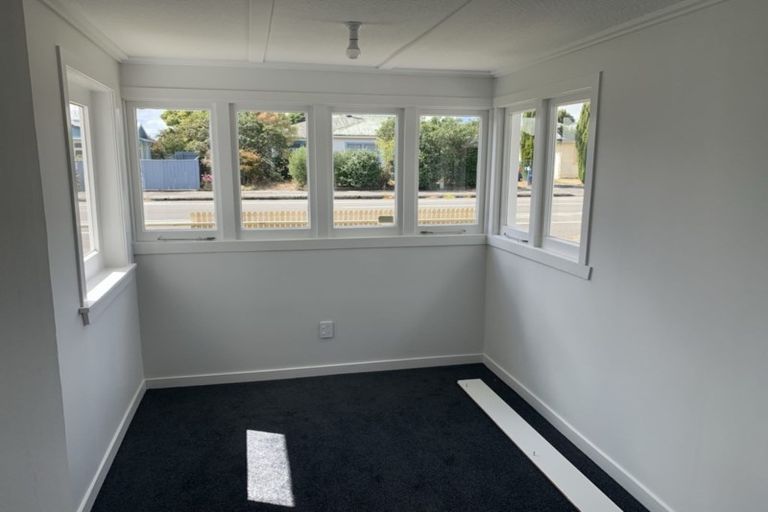 Photo of property in 98 Wood Street, Takaro, Palmerston North, 4410