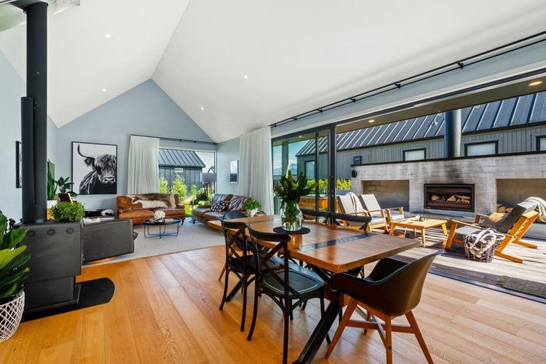 Photo of property in 32 Falconer Rise, Jacks Point, Queenstown, 9371