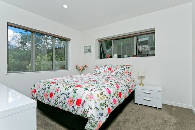 Photo of property in 106 Admirals Court Drive, Greenhithe, Auckland, 0632