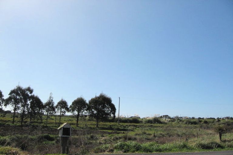 Photo of property in 2 Ferguson Road, Coastlands, Whakatane, 3191