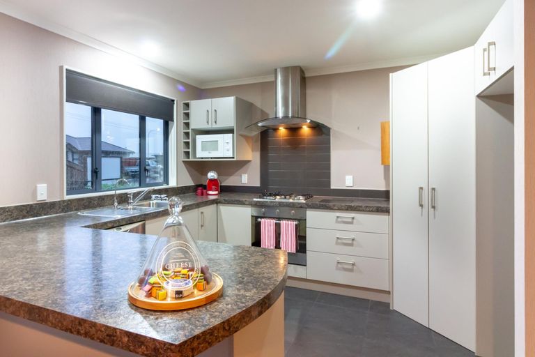 Photo of property in 9 Angelina Way, Kelvin Grove, Palmerston North, 4414