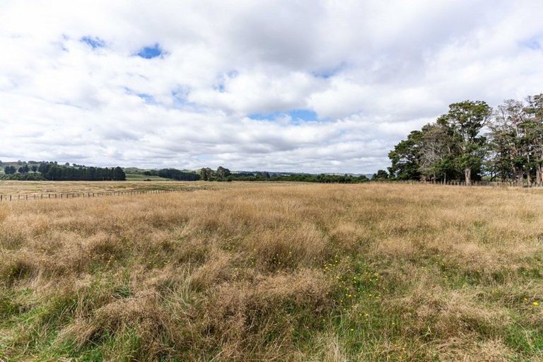 Photo of property in 30 Sandon Block Road, Ohingaiti, Hunterville, 4783
