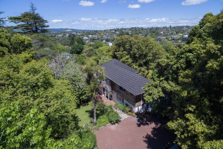 Photo of property in 13 Fenton Terrace, Cockle Bay, Auckland, 2014