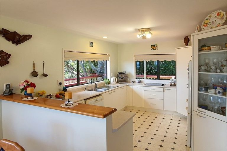 Photo of property in 98 Te Haumi Drive, Paihia, 0200