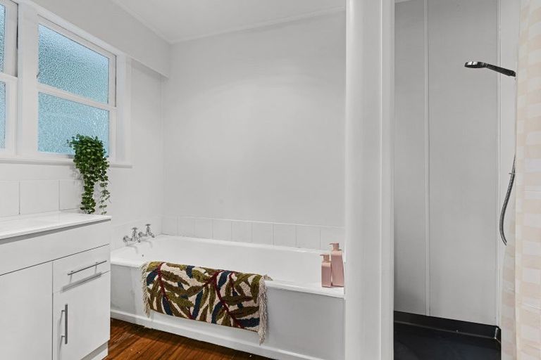 Photo of property in 388 Saint Aubyn Street, Moturoa, New Plymouth, 4310