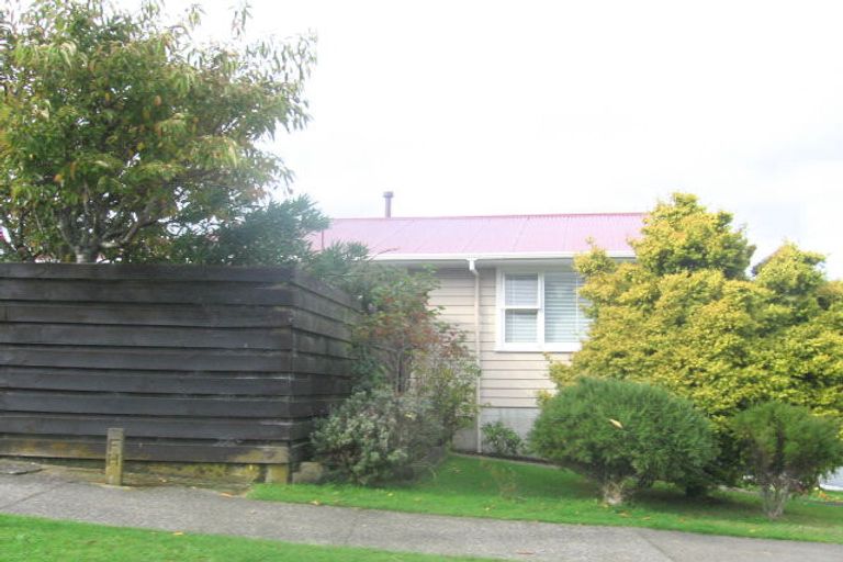 Photo of property in 216 Dowse Drive, Maungaraki, Lower Hutt, 5010