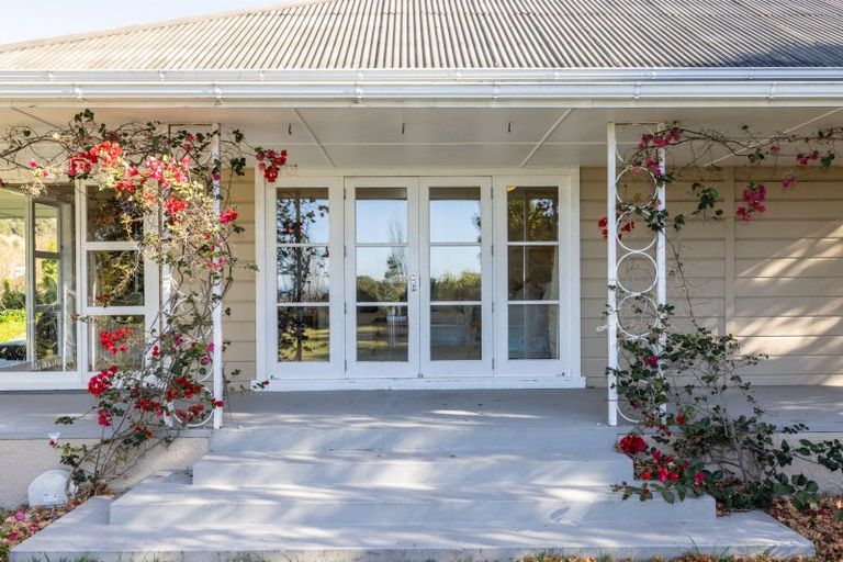 Photo of property in 755 Main North Road, Bay View, Napier, 4182