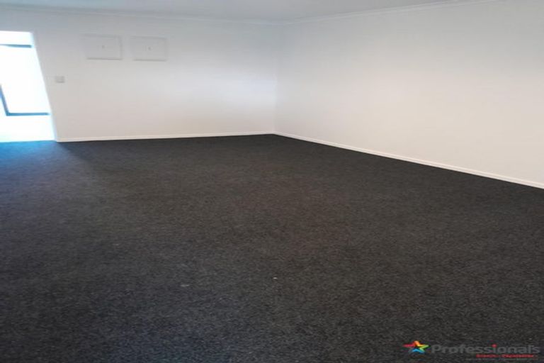 Photo of property in 10d White Road, Manurewa, Auckland, 2102