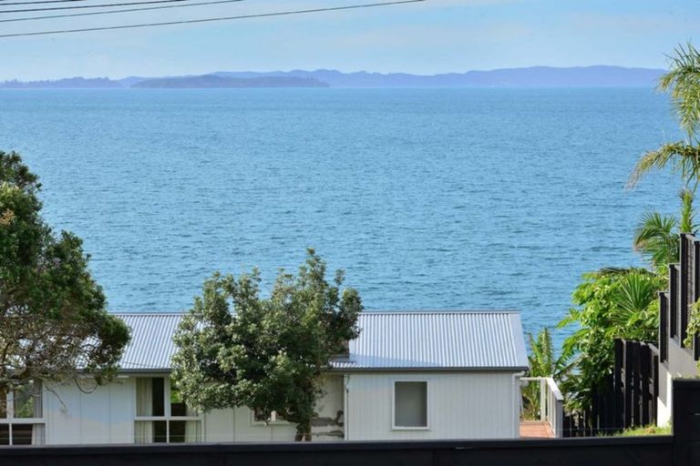 Photo of property in 9 Joydon Place, Stanmore Bay, Whangaparaoa, 0932