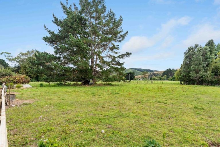 Photo of property in 332 Kuku East Road, Kuku, Levin, 5570