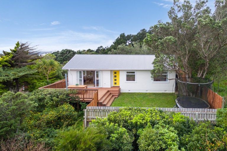 Photo of property in 87 Black Rock Road, Newlands, Wellington, 6037