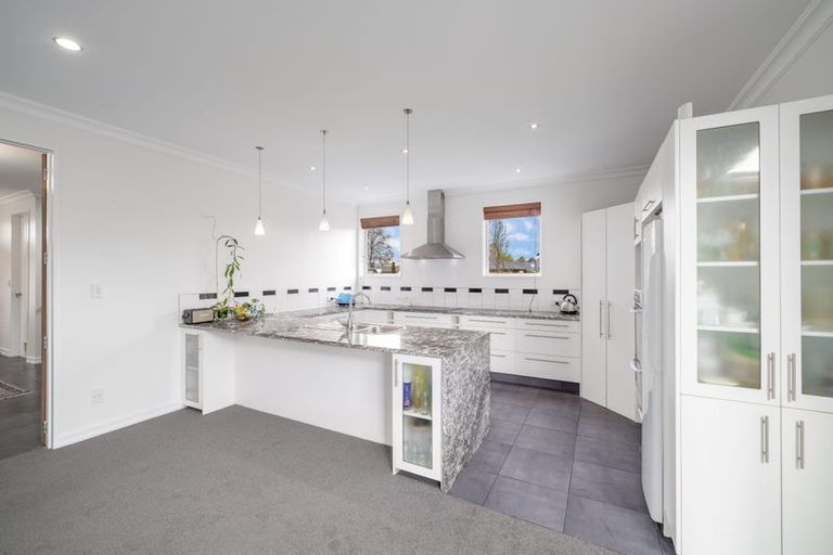 Photo of property in 92 Bibiana Street, Aidanfield, Christchurch, 8025