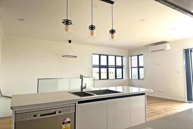 Photo of property in 84 Joseph Street, Flat Bush, Auckland, 2019