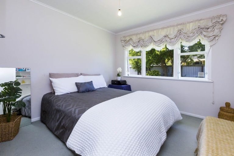 Photo of property in 28 Moeraki Road, Maoribank, Upper Hutt, 5018