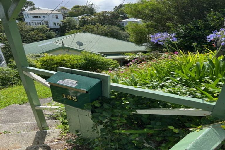 Photo of property in 135 Kelburn Parade, Kelburn, Wellington, 6012