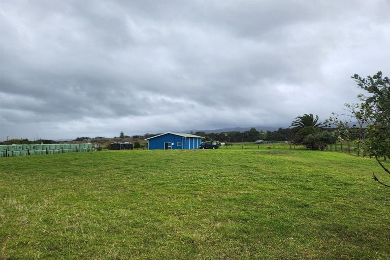 Photo of property in 1089 East Coast Road, Whakatiwai, Miranda, 2473